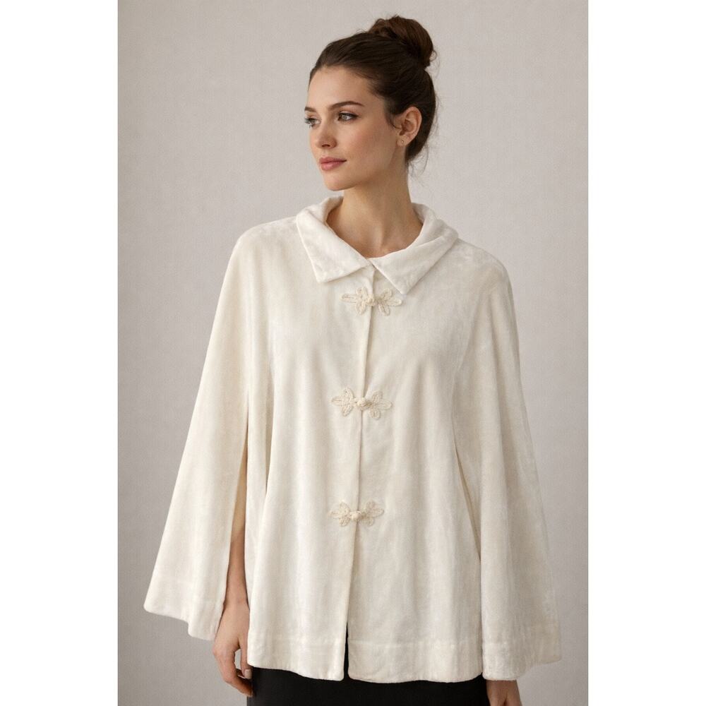 Vintage 60's White Silk Velvet Capelet Poncho Cape Coat 0S Retro Bridal Cottage